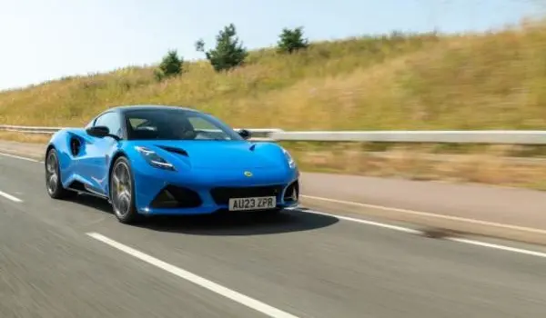 Lotus Emira-9