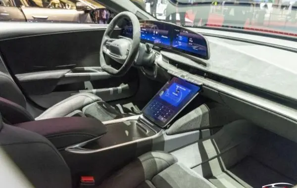 Lucid Air-7