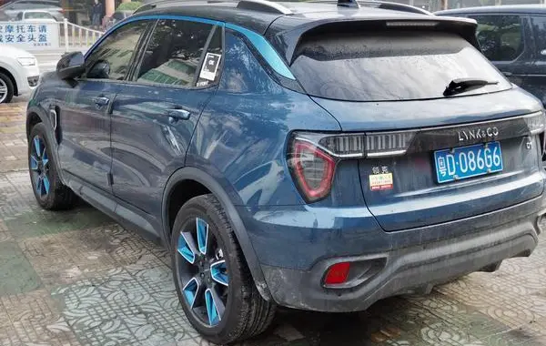 Lynk & Co 01-4