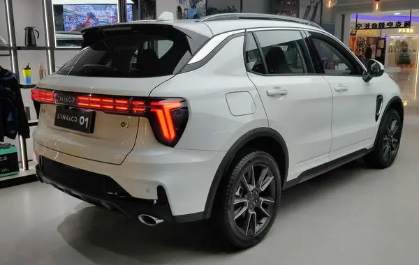 Lynk & Co 01 (facelift 2022)-0