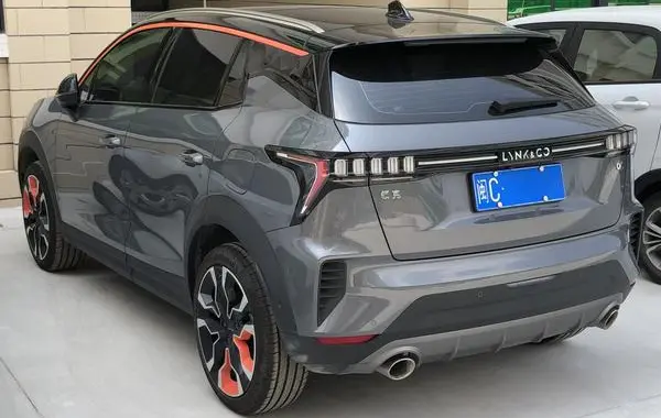 Lynk & Co 06-0