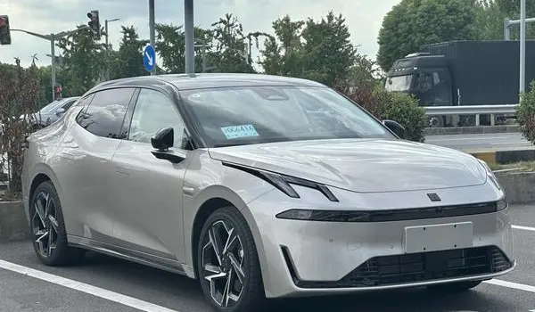 Lynk & Co 07-11