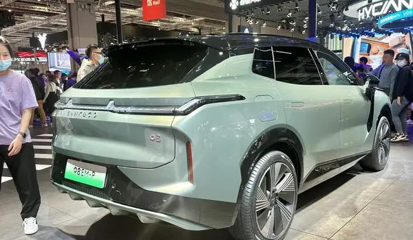 Lynk & Co 08-0