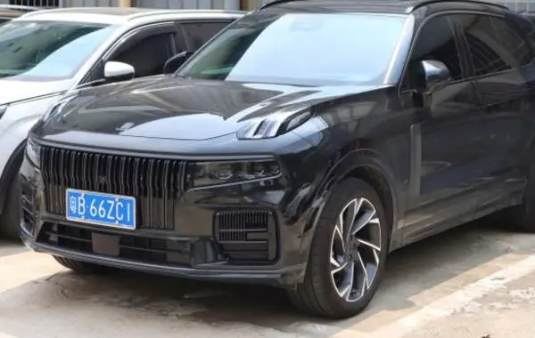 Lynk & Co 09