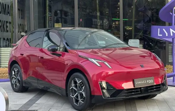 Lynk & Co Z20-4