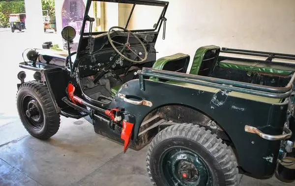 Mahindra CJ 3-2