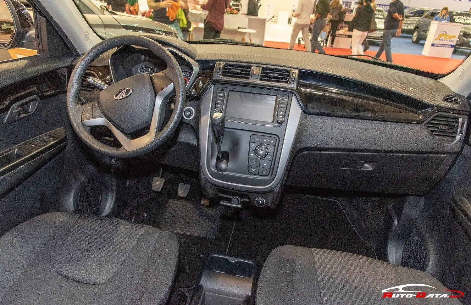 Mahindra KUV100 NXT (facelift 2017)-6