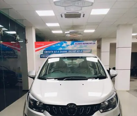 Mahindra Marazzo