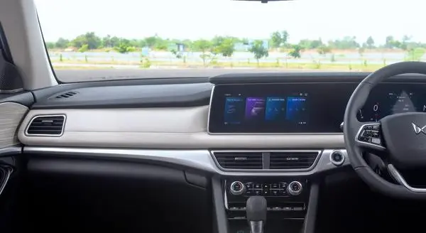 Mahindra XUV700-1
