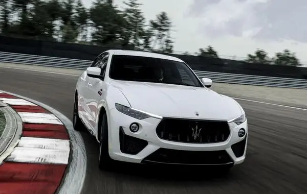Maserati Levante-8