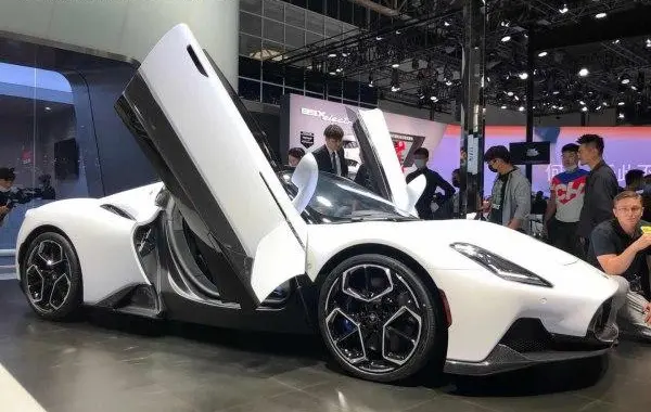 Maserati MC20