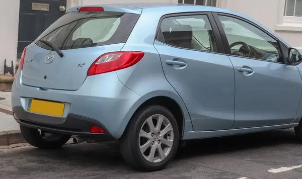 Mazda 2 II (DE)-3