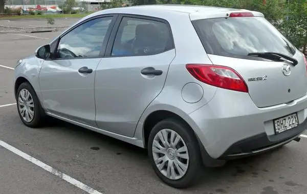 Mazda 2 II (DE)-5