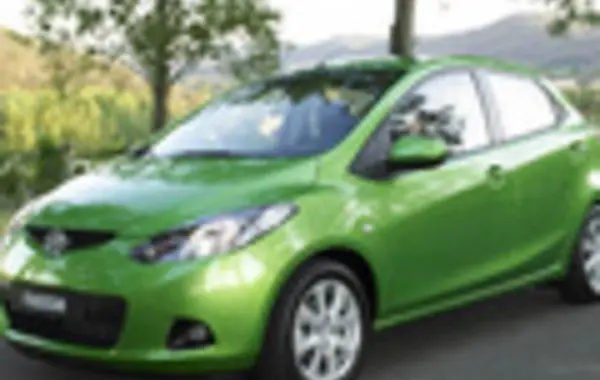 Mazda 2 II (DE)-8