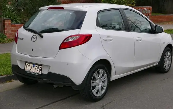 Mazda 2 II (DE, facelift 2010)-6