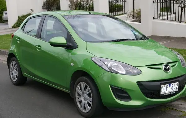 Mazda 2 II (DE, facelift 2010)-0
