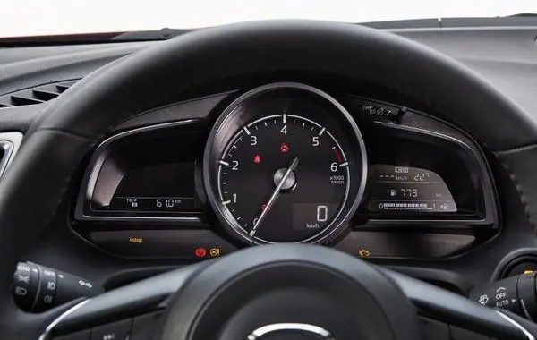 Mazda 3 III Hatchback (BM, facelift 2017)-0