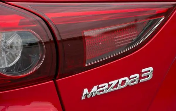 Mazda 3 III Hatchback (BM, facelift 2017)-4