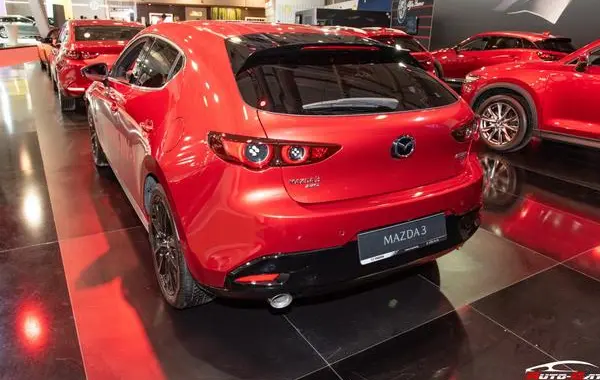 Mazda 3 IV Hatchback-5