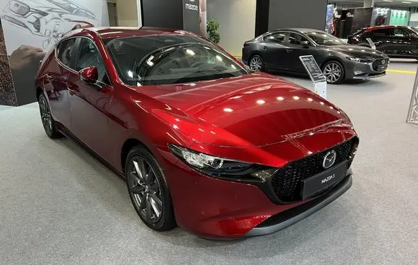 Mazda 3 IV Hatchback-4