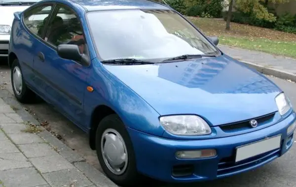 Mazda 323 C V (BA)