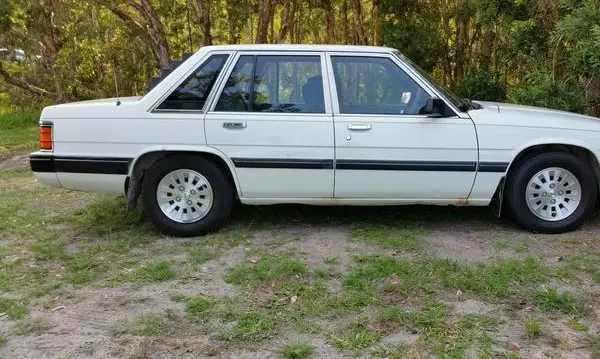 Mazda 929 II (HB)-2