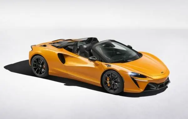 McLaren Artura Spider