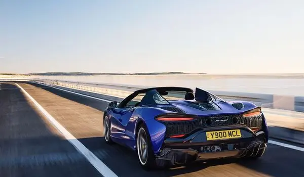 McLaren Artura Spider-8