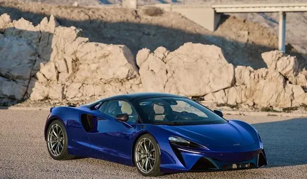 McLaren Artura Spider-6