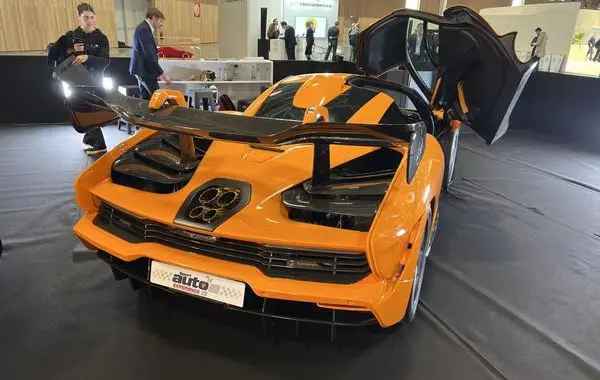 McLaren Senna-2