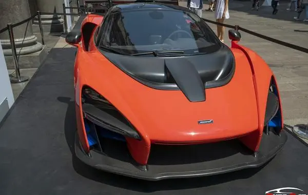 McLaren Senna-4