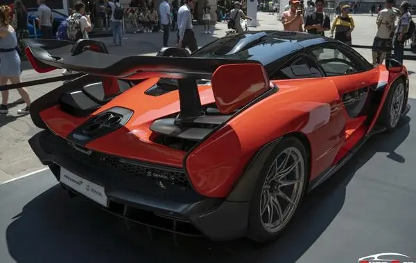 McLaren Senna-6