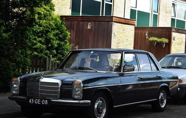 Mercedes-Benz /8 (W114, facelift 1973)-0