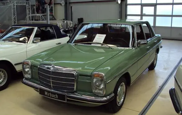 Mercedes-Benz /8 (W115, facelift 1973)-0