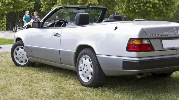 Mercedes-Benz A124-2