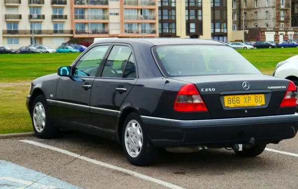 Mercedes-Benz C-Класс (W202)-4