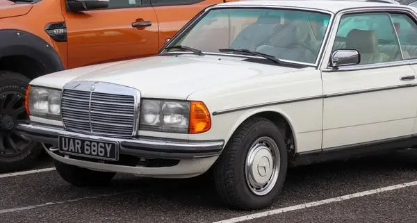 Mercedes-Benz C123-8