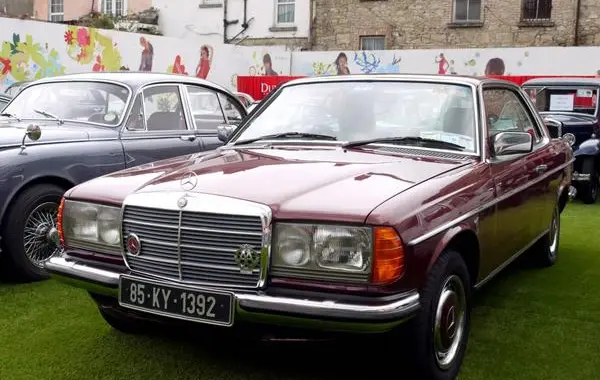 Mercedes-Benz C123-6
