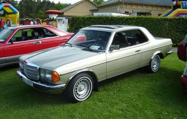Mercedes-Benz C123-2