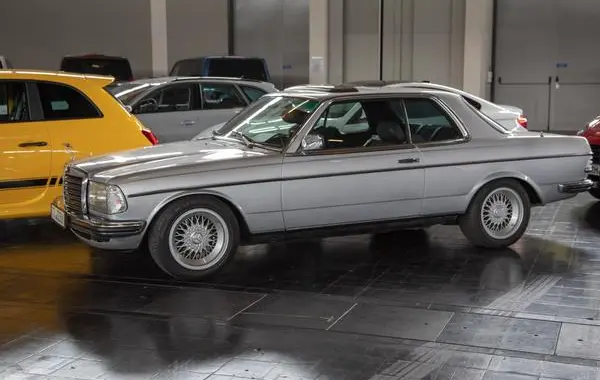 Mercedes-Benz C123-0