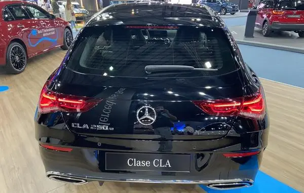 Mercedes-Benz CLA Shooting Brake (X118)-5