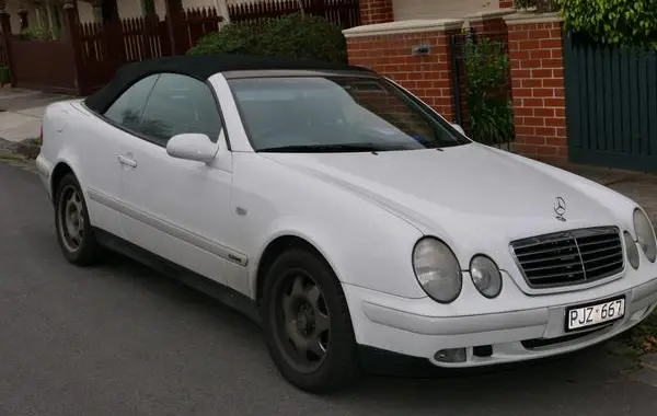 Mercedes-Benz CLK (A208)-0
