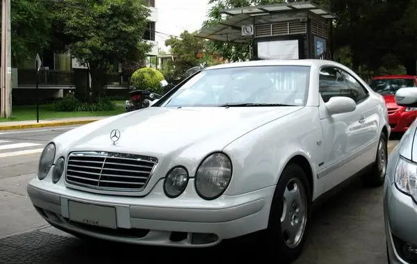Mercedes-Benz CLK (C208)-1