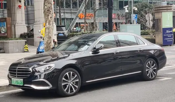 Mercedes-Benz E-Класс Long (V213, facelift 2020)-0