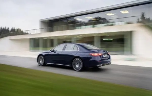 Mercedes-Benz E-Класс (W214)-1