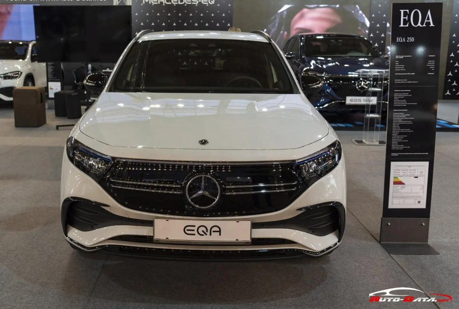 Mercedes-Benz EQA (H243)-1