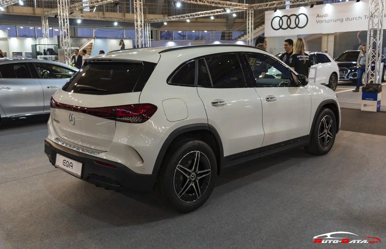 Mercedes-Benz EQA (H243)-7