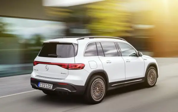 Mercedes-Benz EQB (X243)-1