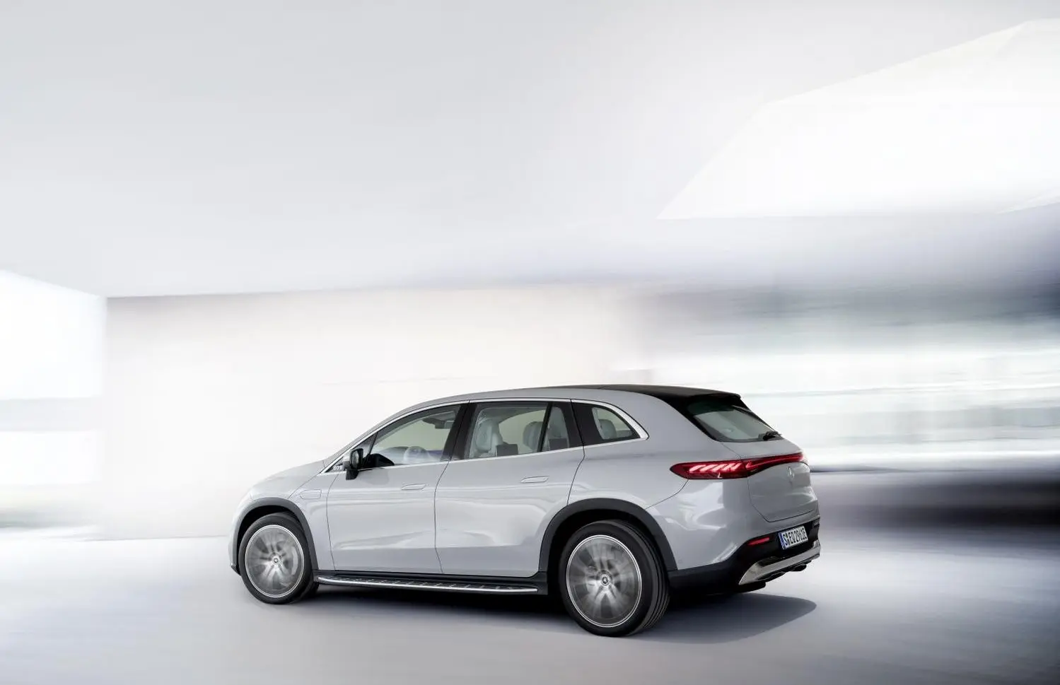 Mercedes-Benz EQS SUV (X296)-13