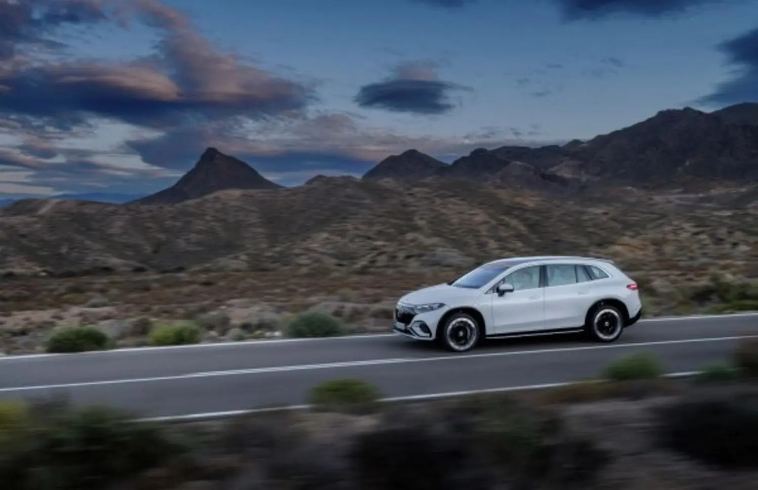 Mercedes-Benz EQS SUV (X296)-12